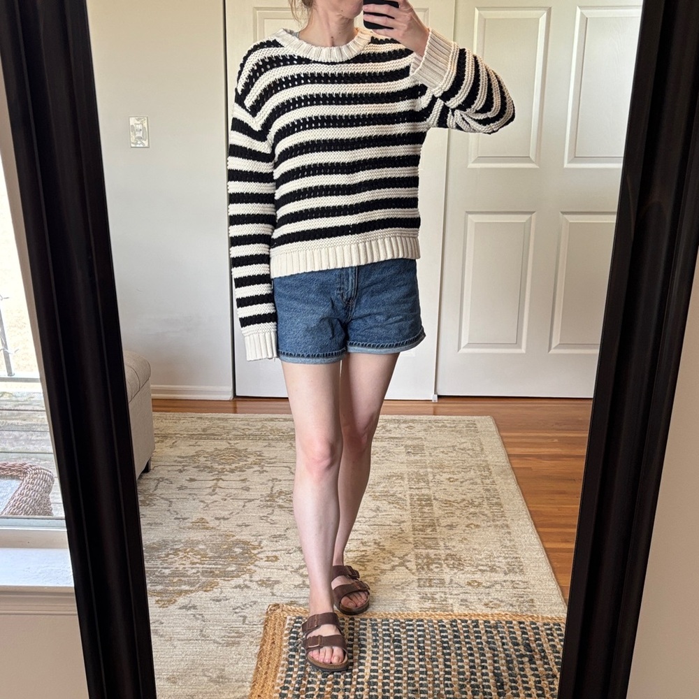 H&M Striped Black and White Crop Sweater Size XS